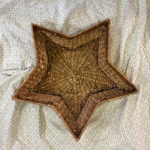 Woven Star-Shaped Decorative Basket in Natural Brown